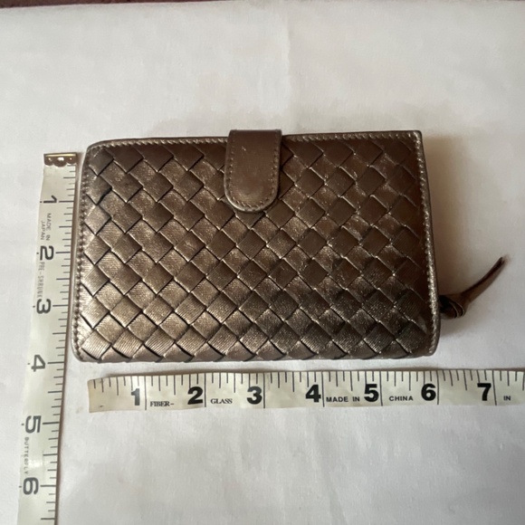 •Bottega Veneta Metallic Gold/Brown Leather  Bifold Wallet - Picture 9 of 16